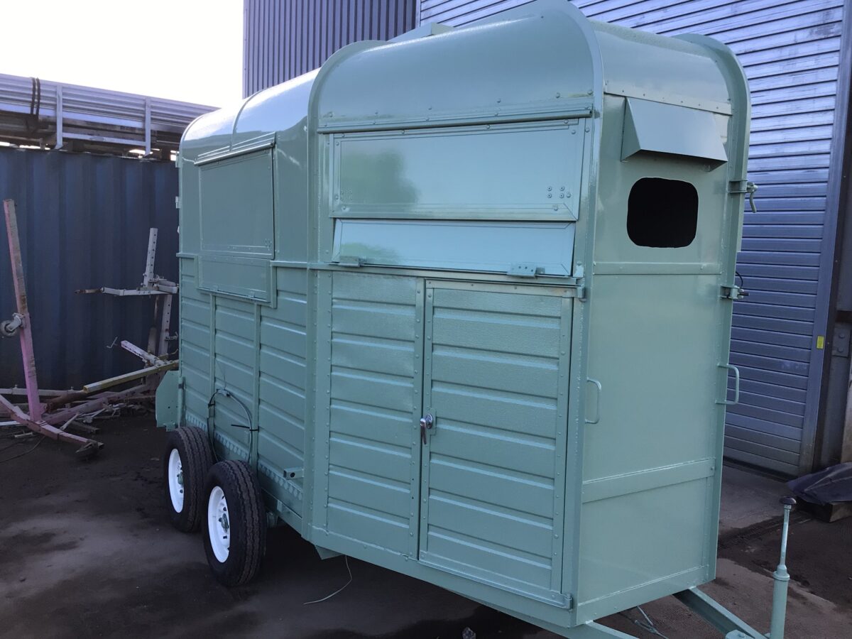 Horsebox trailer conversionsBoxer trailers