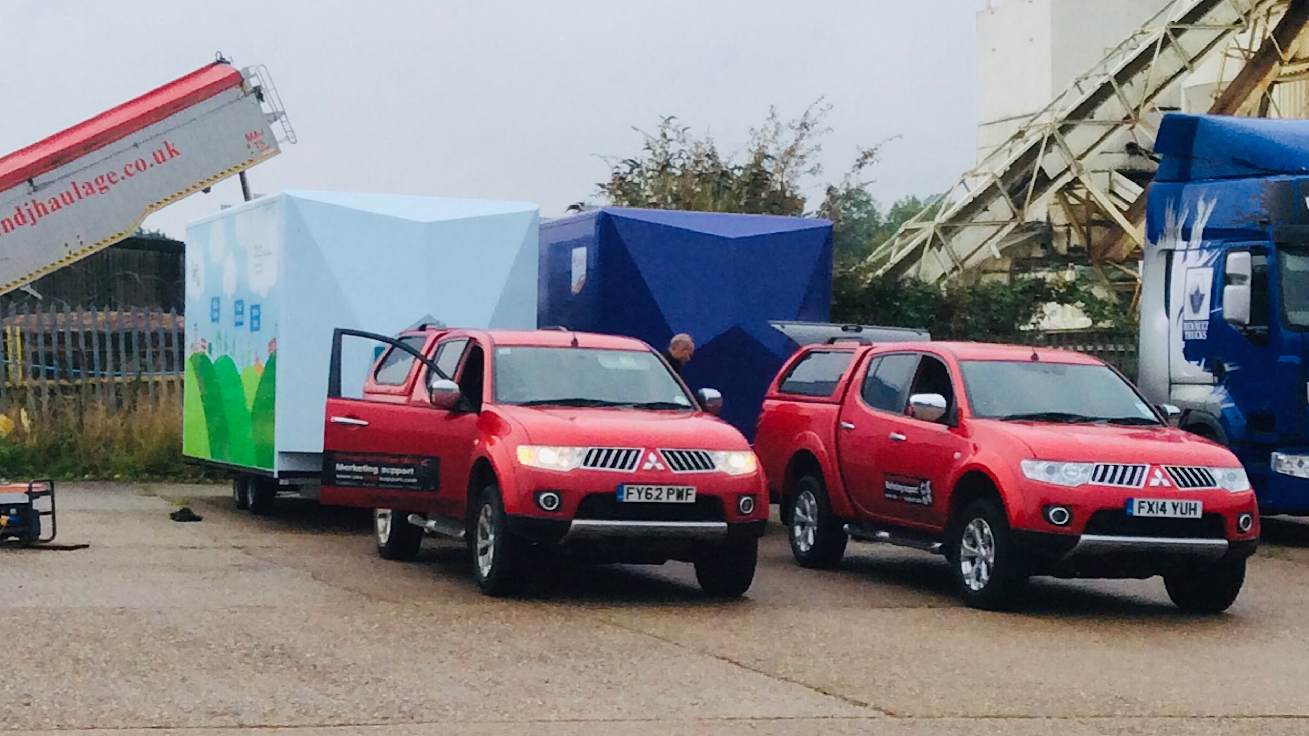 Professional Trailer Towing Services 